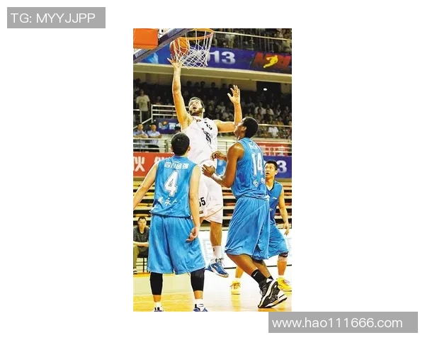 重庆篮球队防反战术解析：如何在比赛中实现快速反击与有效防守