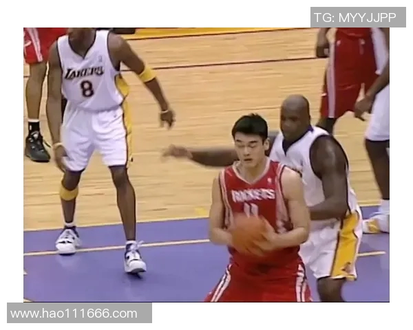 奥尼尔与姚明的巅峰对决：巨人之战的传奇故事与影响